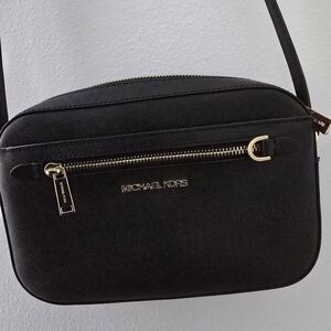 Michael Kors Elegant Black Crossbody Bag
